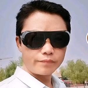 开心程歌头像