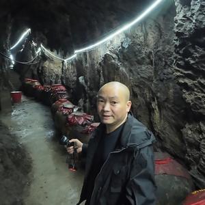 贵州山洞人家