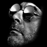 你好陌生人亻头像