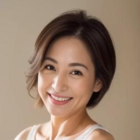 优雅中年美搭达人头像