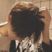 太阳丢了小洋群头像