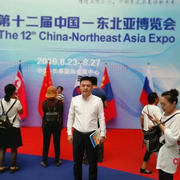 大龙八零后头像