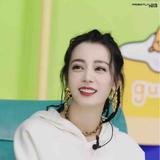 拥护点啥静静头像