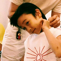 川西也喝养乐多头像