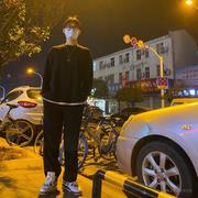 热爱代码的小白的个人资料头像