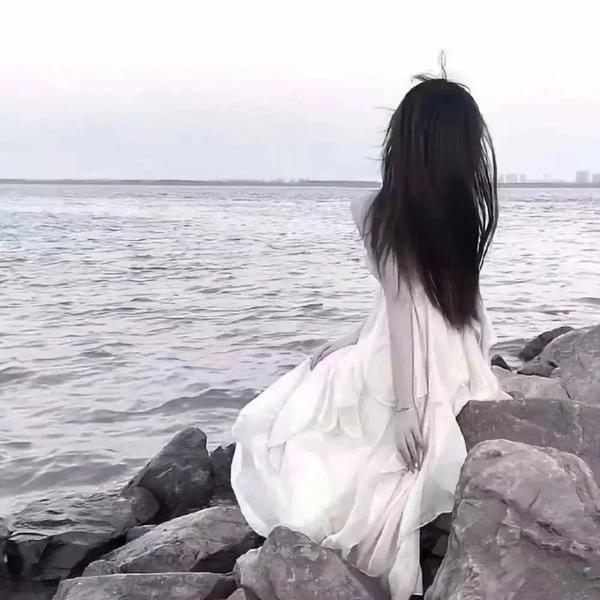 娟娟小汽车头像