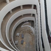 此人多半是二手房中介头像