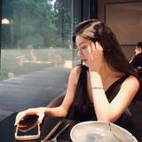 安娜贝尔吖头像