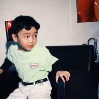 小辉9079914630915头像