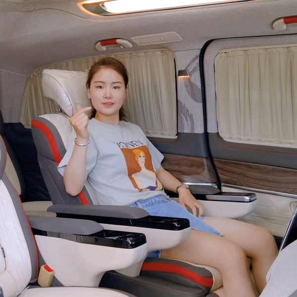 二姑娘豪华商务车头像