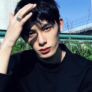 赵文轩-（恩师琛）头像