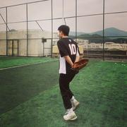 啊一块腹肌的个人资料头像