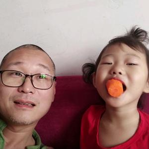 铁子柒头像