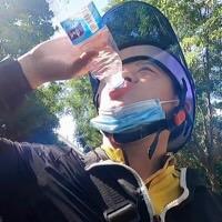 北漂小哥国庆头像