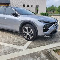 背着书包的小明头像