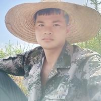 域健小黄哥哥头像