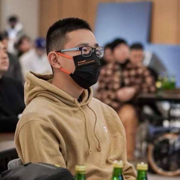 集车龙小猪头像