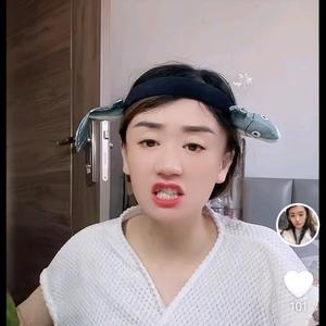 爱吃爱玩的曼曼