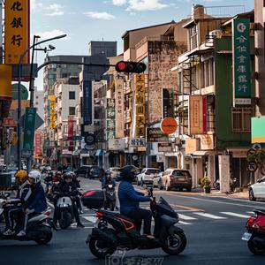 田园踏歌前行人头像