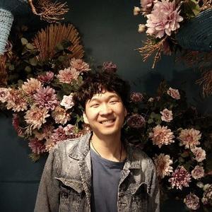 月初君i头像