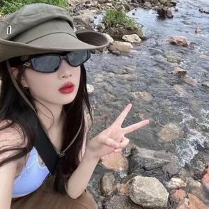 西西爱旅游头像