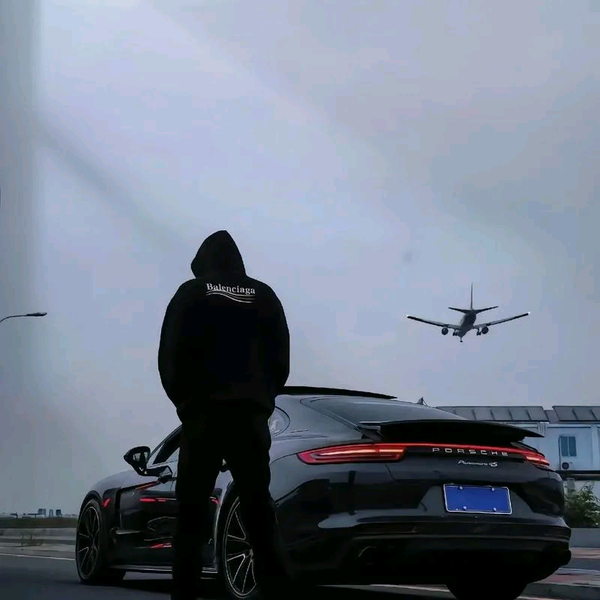 车圈九哥头像
