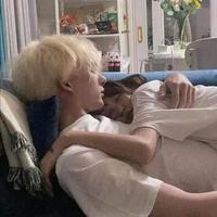 倚楼听雨落头像