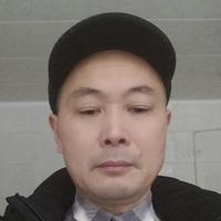 有智慧的工程师头像