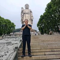 牛奔跑的蜗牛头像