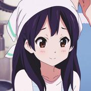 害羞的开发女的个人资料头像