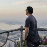 边缘人H头像