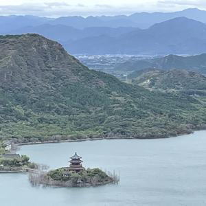 伴山不是半仙头像