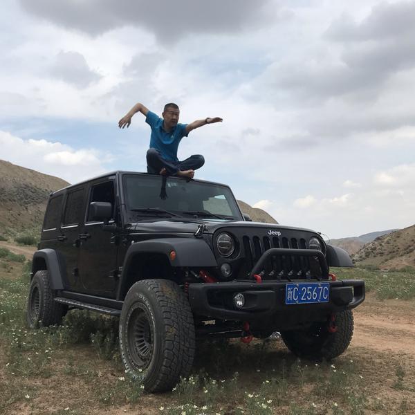 老戚完全沉浸头像