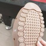 一个做鞋底模具的头像