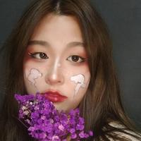 秦秦很爱笑头像