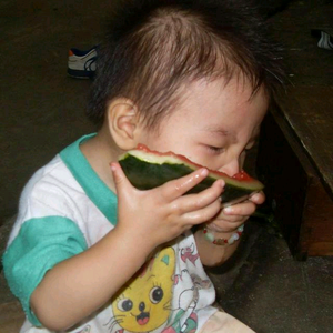 吃瓜小孩头像