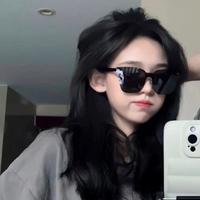 是允不是甜头像