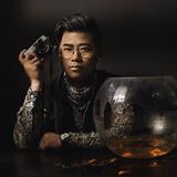 会拍照的巧克力叔叔头像