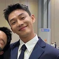 裴多菲山陀尔头像