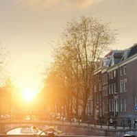 湖畔的月明头像