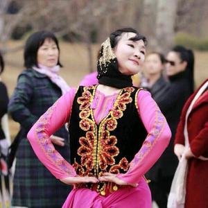 小雅新疆舞头像