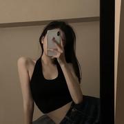 就是这个女孩的个人资料头像