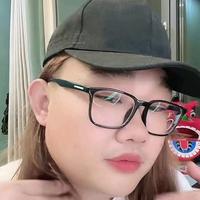 坐在坟前逗鬼哭🌵头像