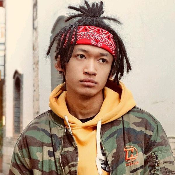 རེ་བ།.草原迎来夏季头像