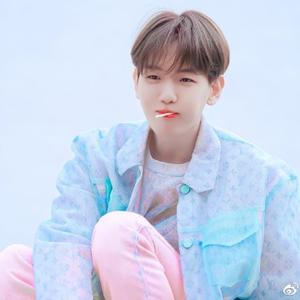 BAEKHYUN怡头像