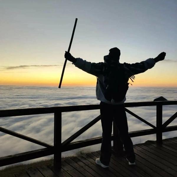 小小王自驾头像