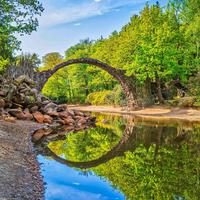 热情的阳光UCg头像