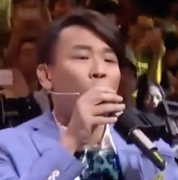 AI小包包的个人资料头像